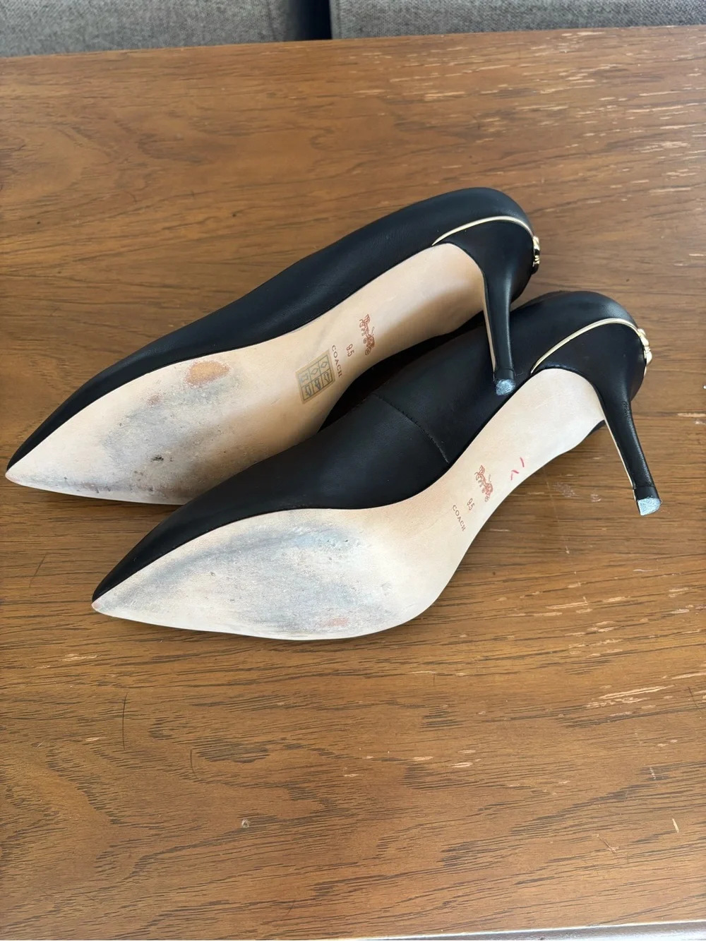 Coach Wiley Black Leather Pumps Size 9.5 Excellent Condition - Picture 6 of 6